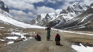 16 Days Tibet Lhasa Everest Mt. Kailash and Guge Kingdom Group Tour